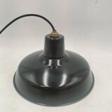 Enamelled sheet metal pendant light
