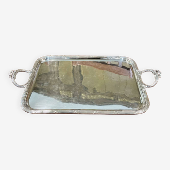 Plateau rectangulaire à poignées de style LOUIS XVI en métal argenté, travail des années 1950