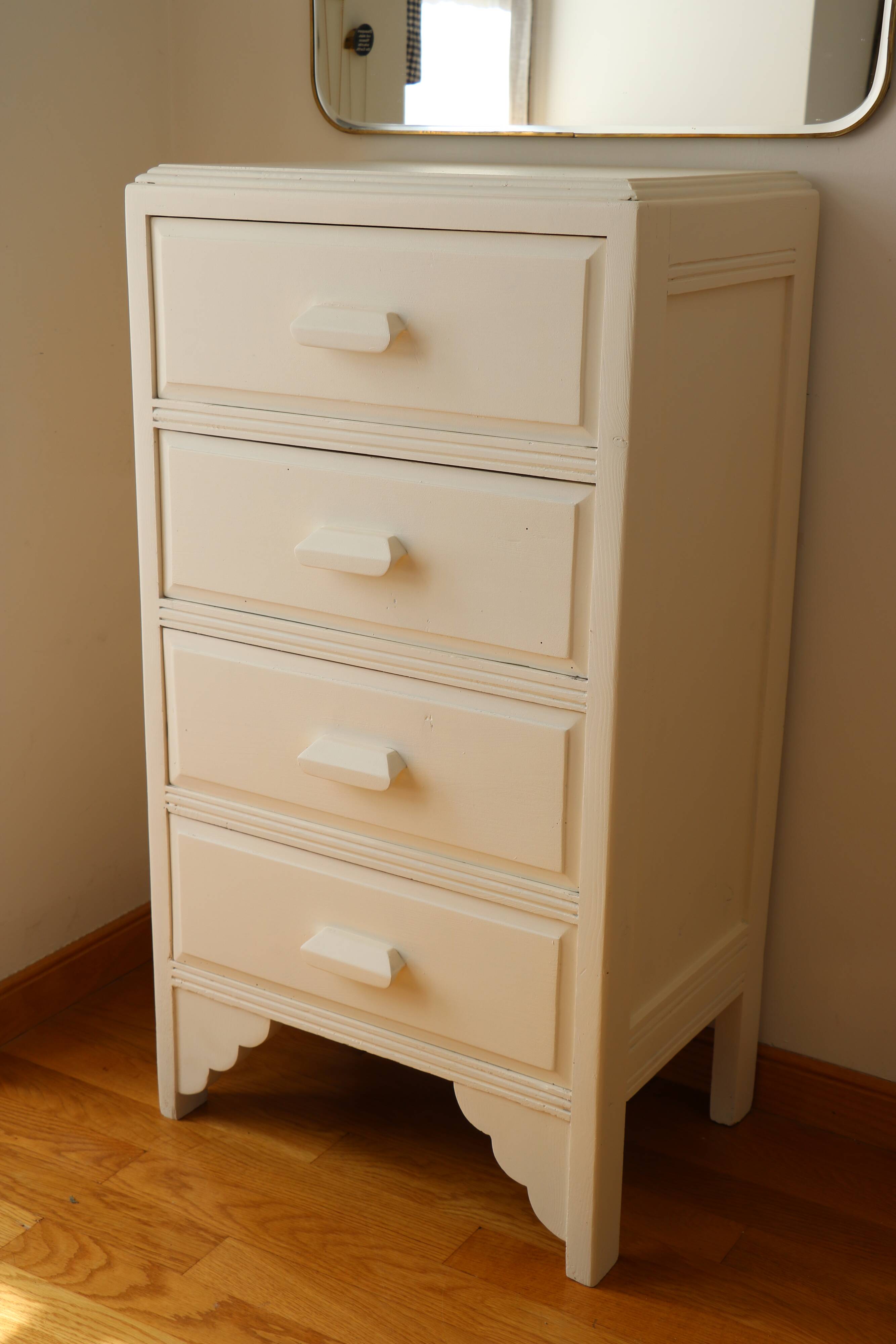 Chest of drawers