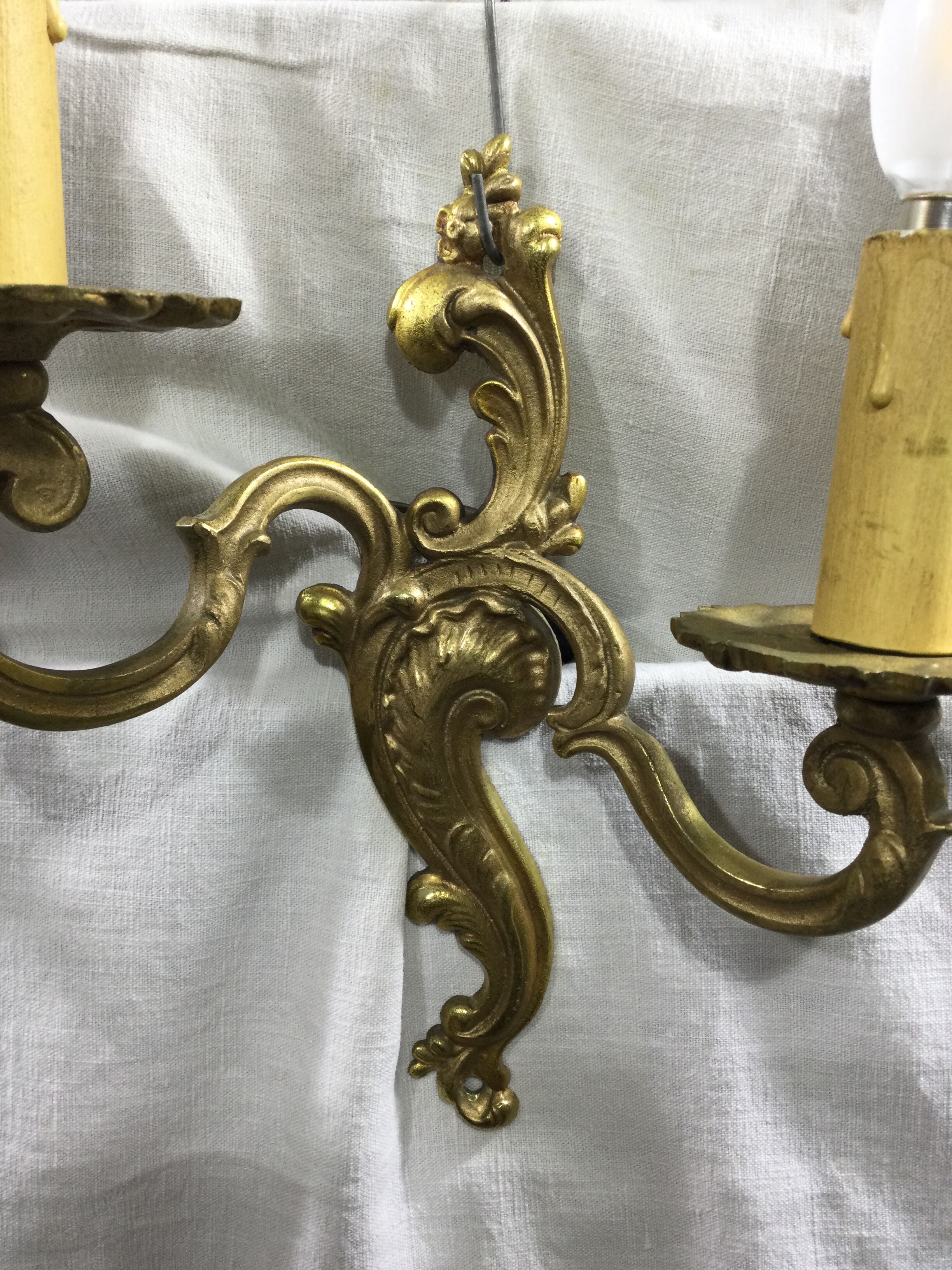 Paire d'appliques en bronze style Louis XV