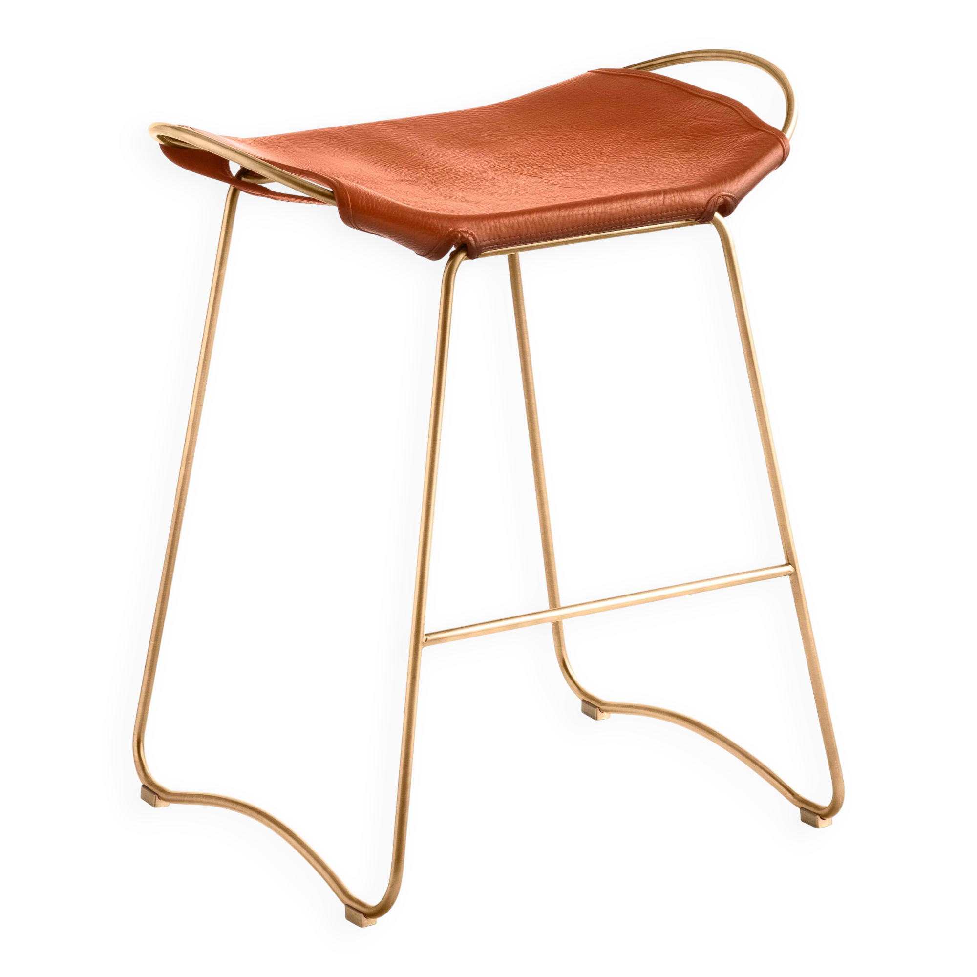 Contemporary bar stool with an organic design in aged brass metal and natural tobacco leather.