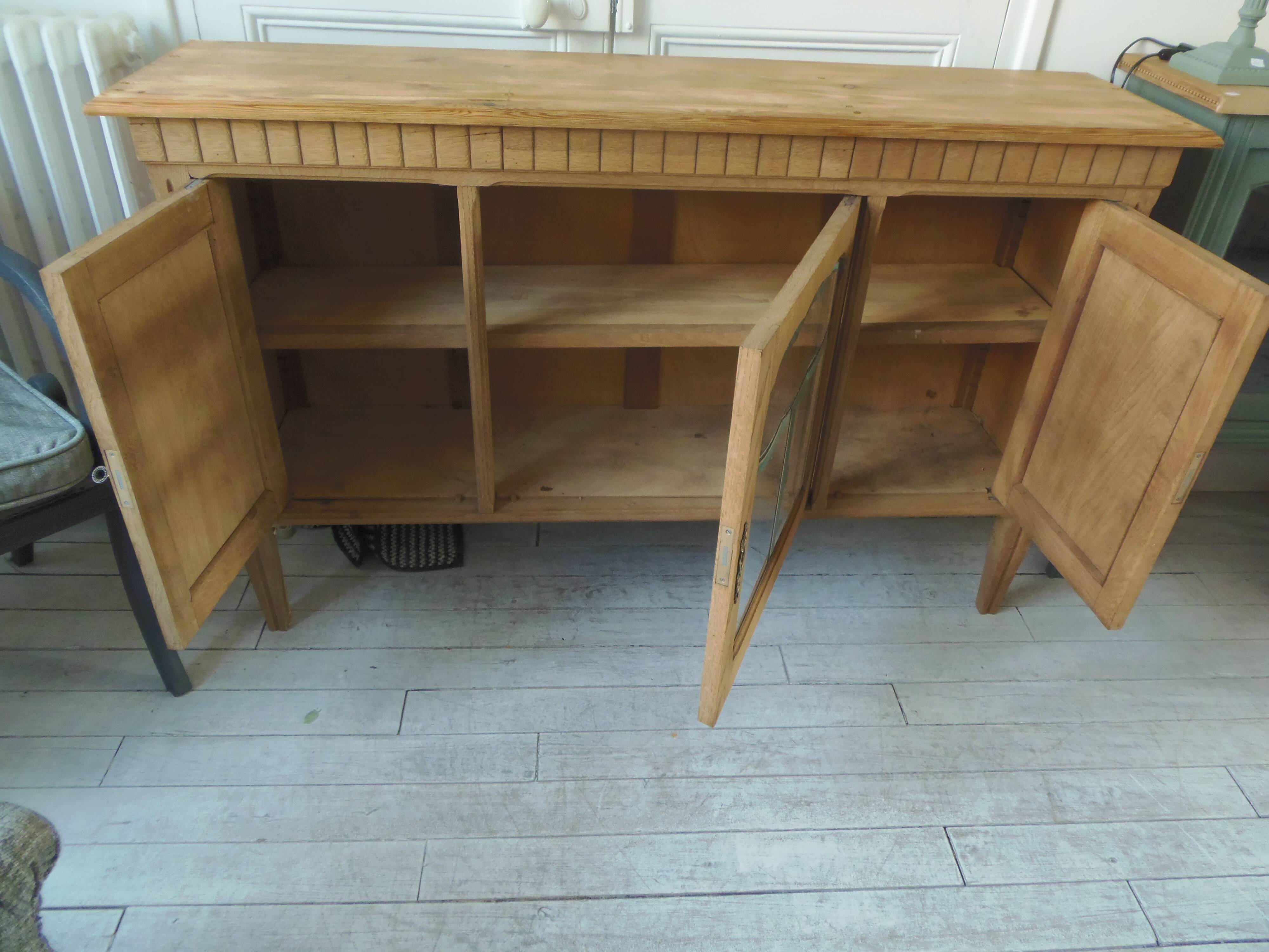 Console, shallow art deco sideboard in raw wood.