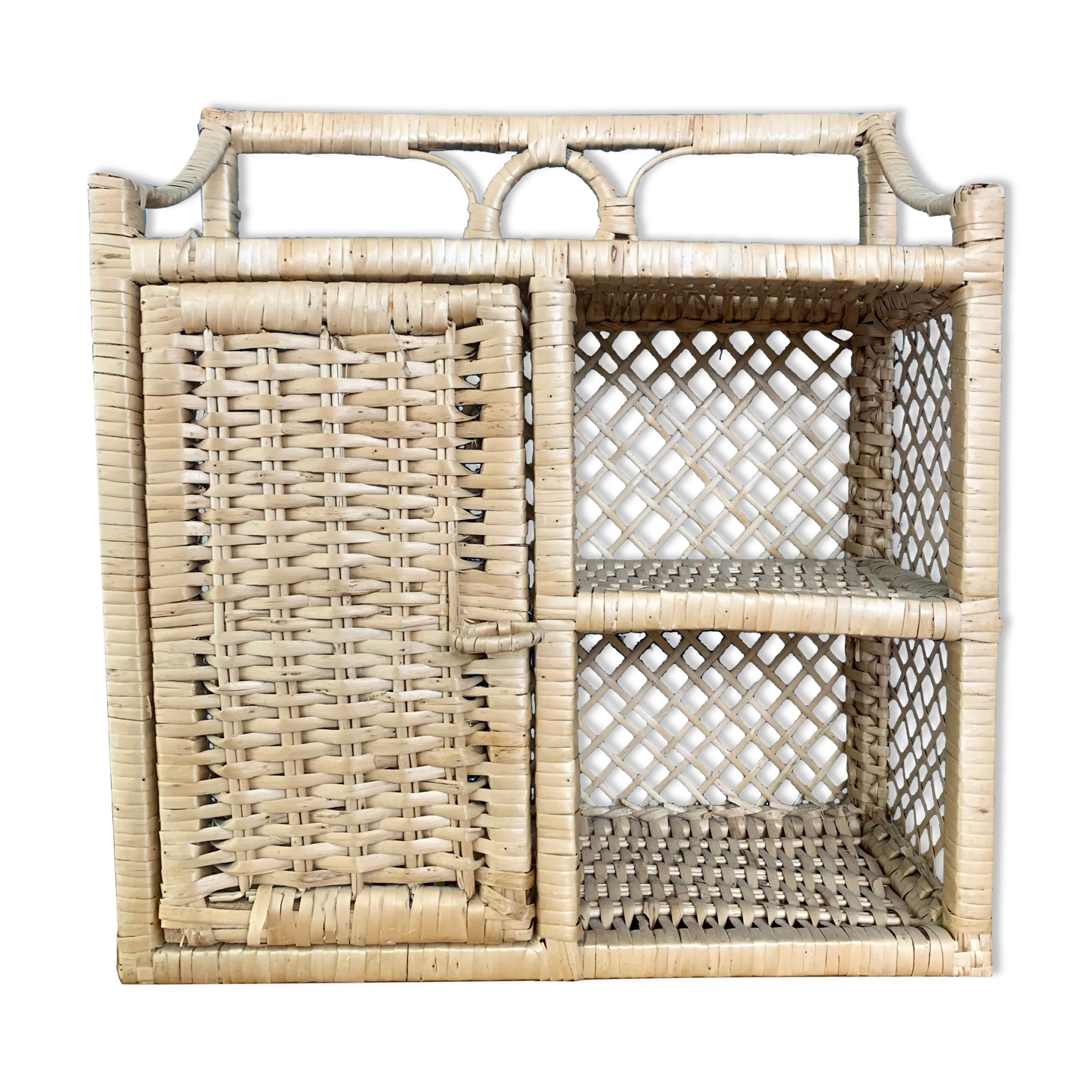 Vintage raffia shelf