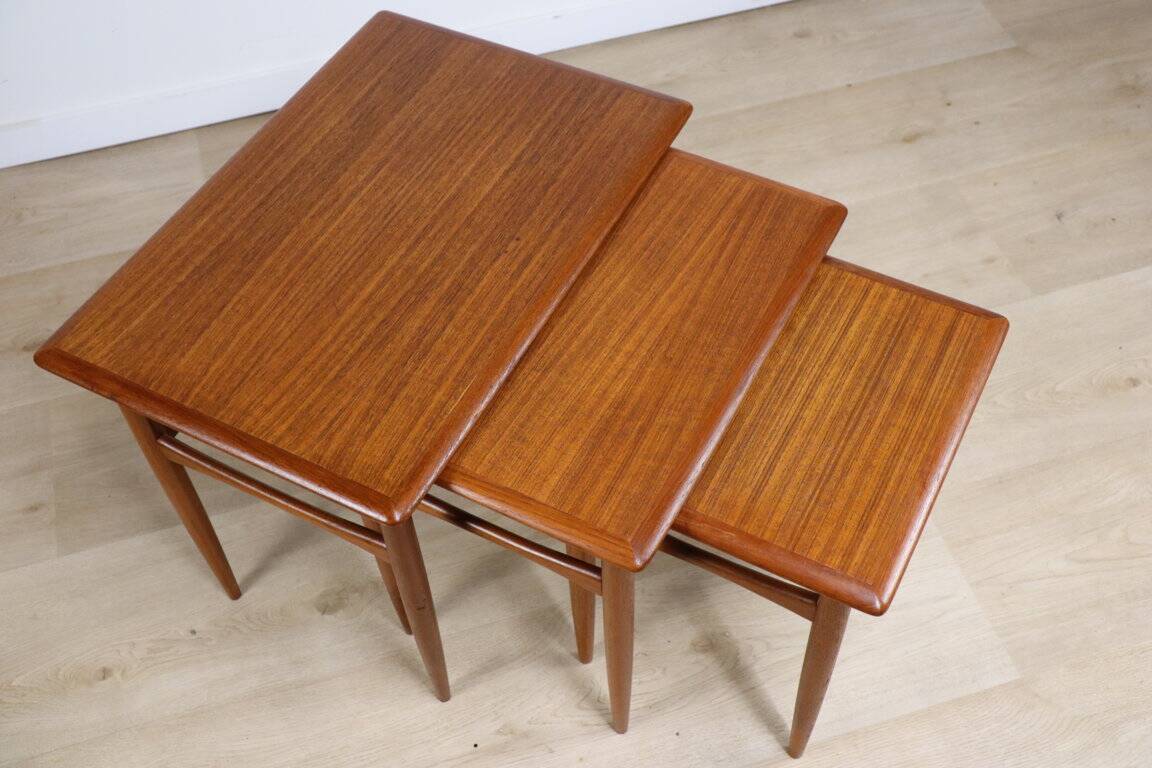 Tables gigognes scandinave en teck, 1960