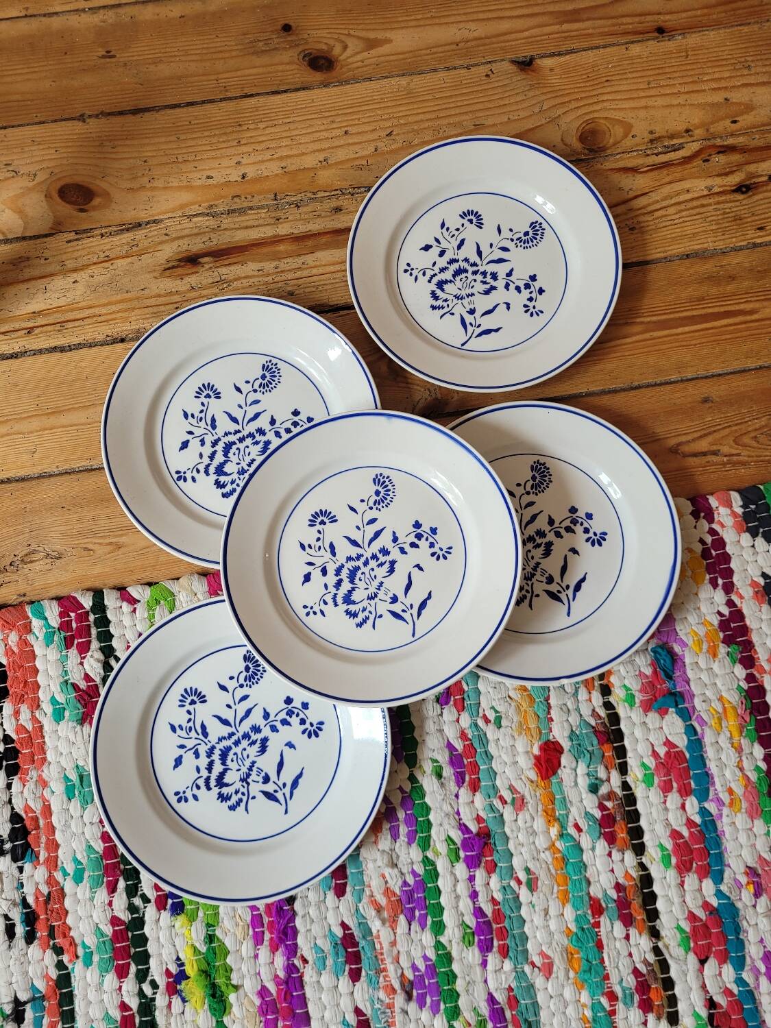 Set of 5 K&G Luneville Oeillet flat plates