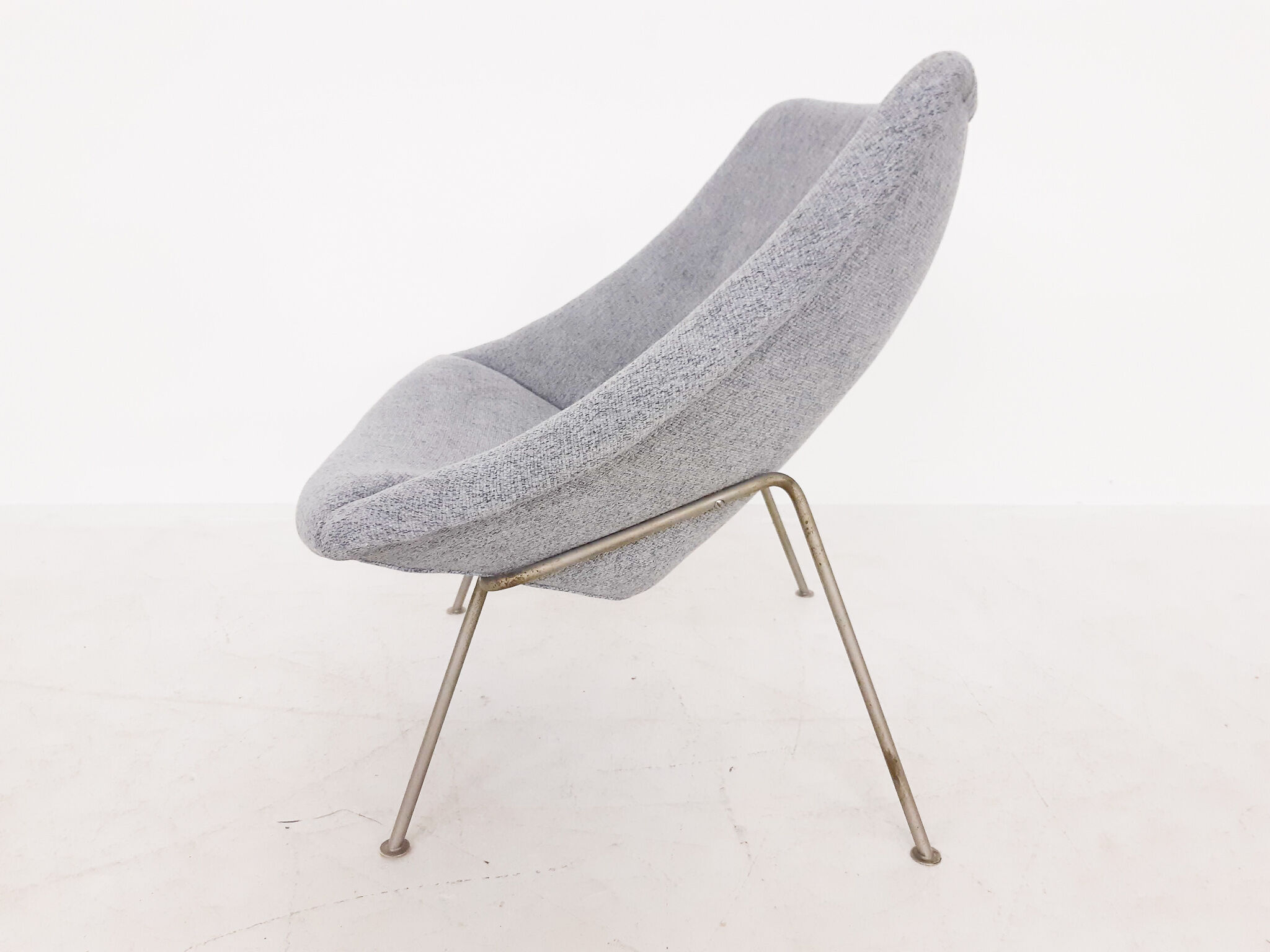 Pierre Paulin for Artifort F157 "Oyster" lounge chair, the Netherlands, 1959