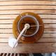 Suspension vintage en opaline marron-caramel 60's