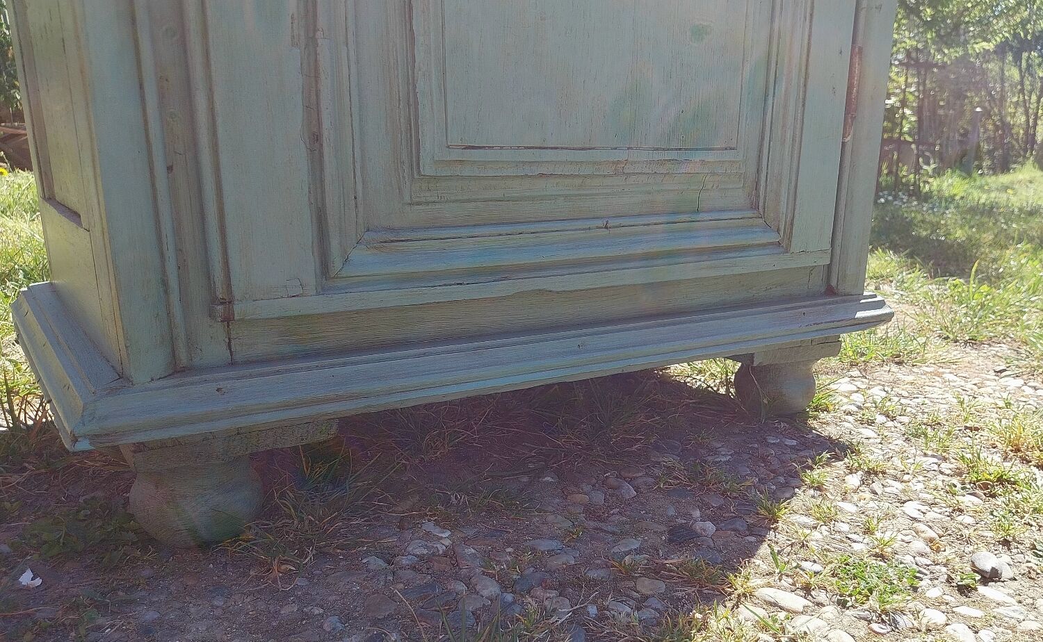 Glass-fronted buffet with 2 bodies