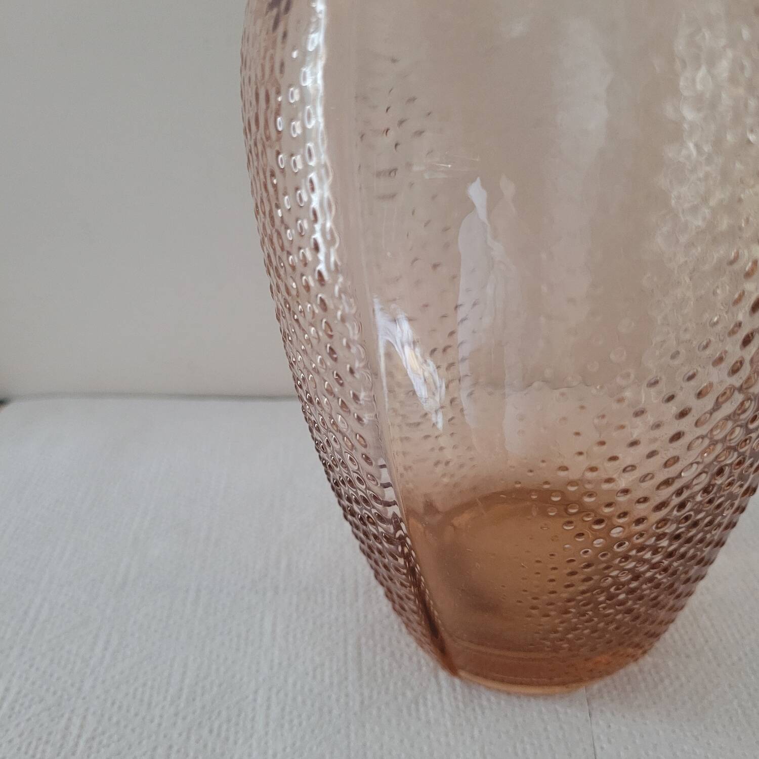 "opalescent hobnail peach-pink vase"