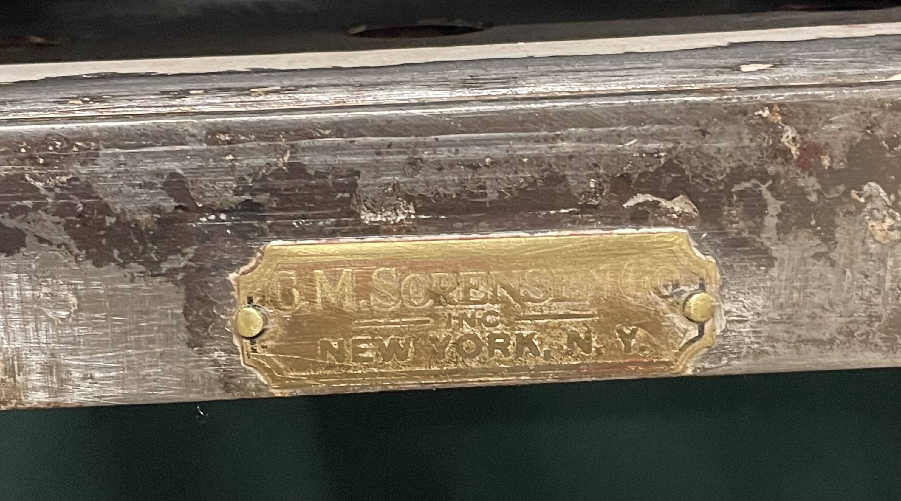 Display cabinet medical C.M. Sorensen Co New York in steel and glass from the beginning.