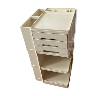 Serving table