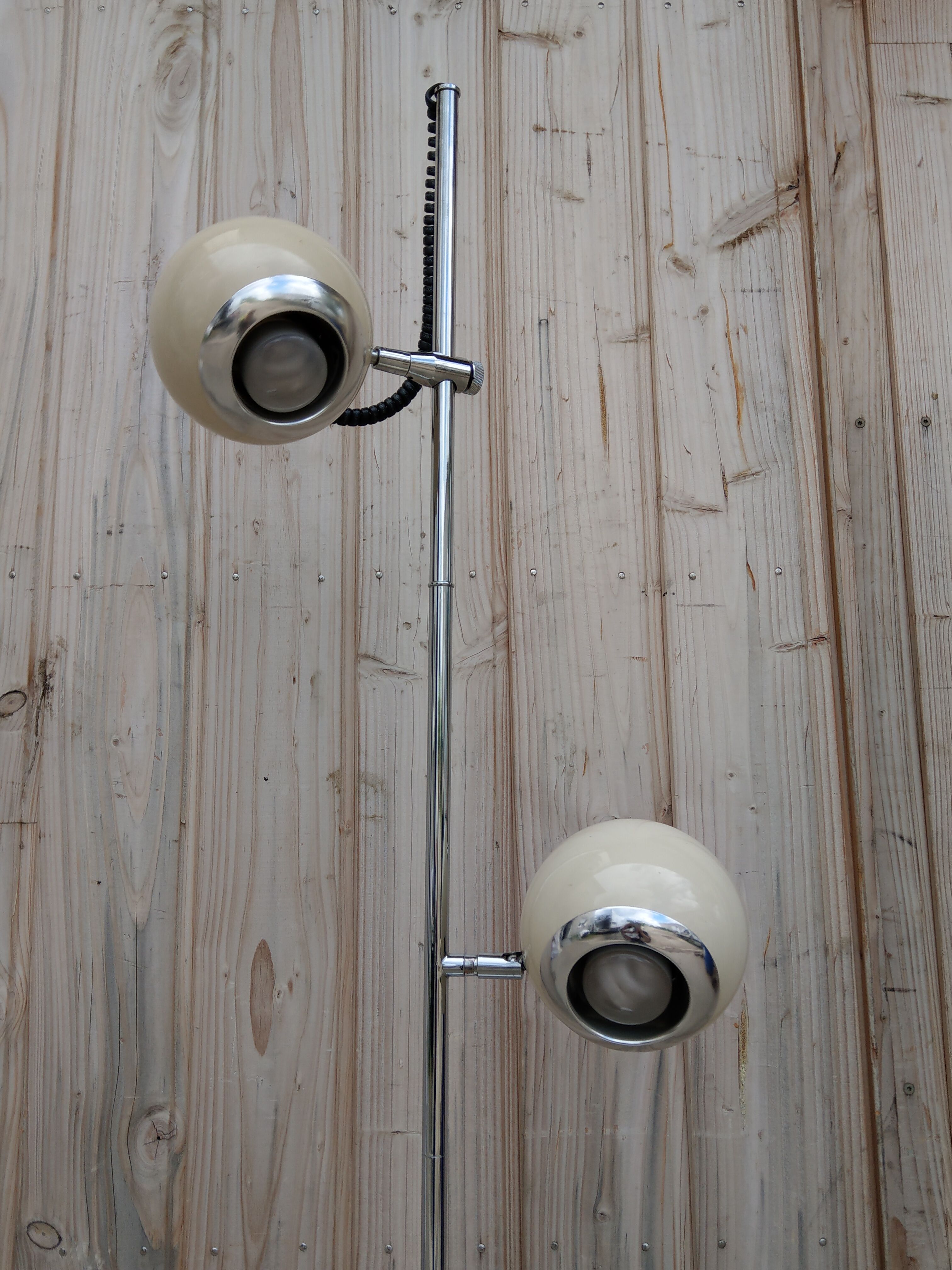 Floor lamp design eyeball