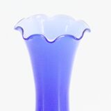 Vase en verre bleu