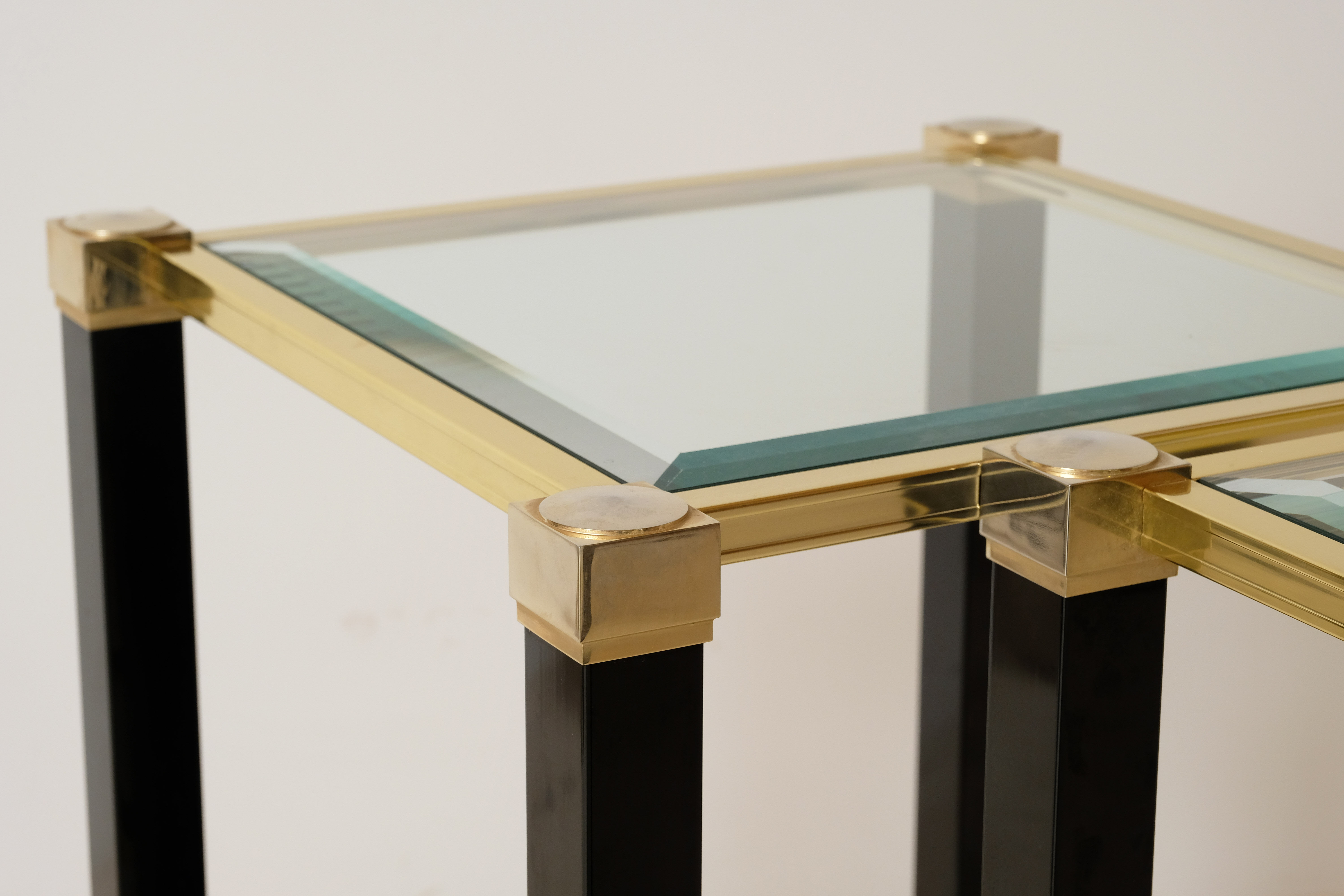 Paire de tables d’appoint ou chevets par Pierre Vandel 1970