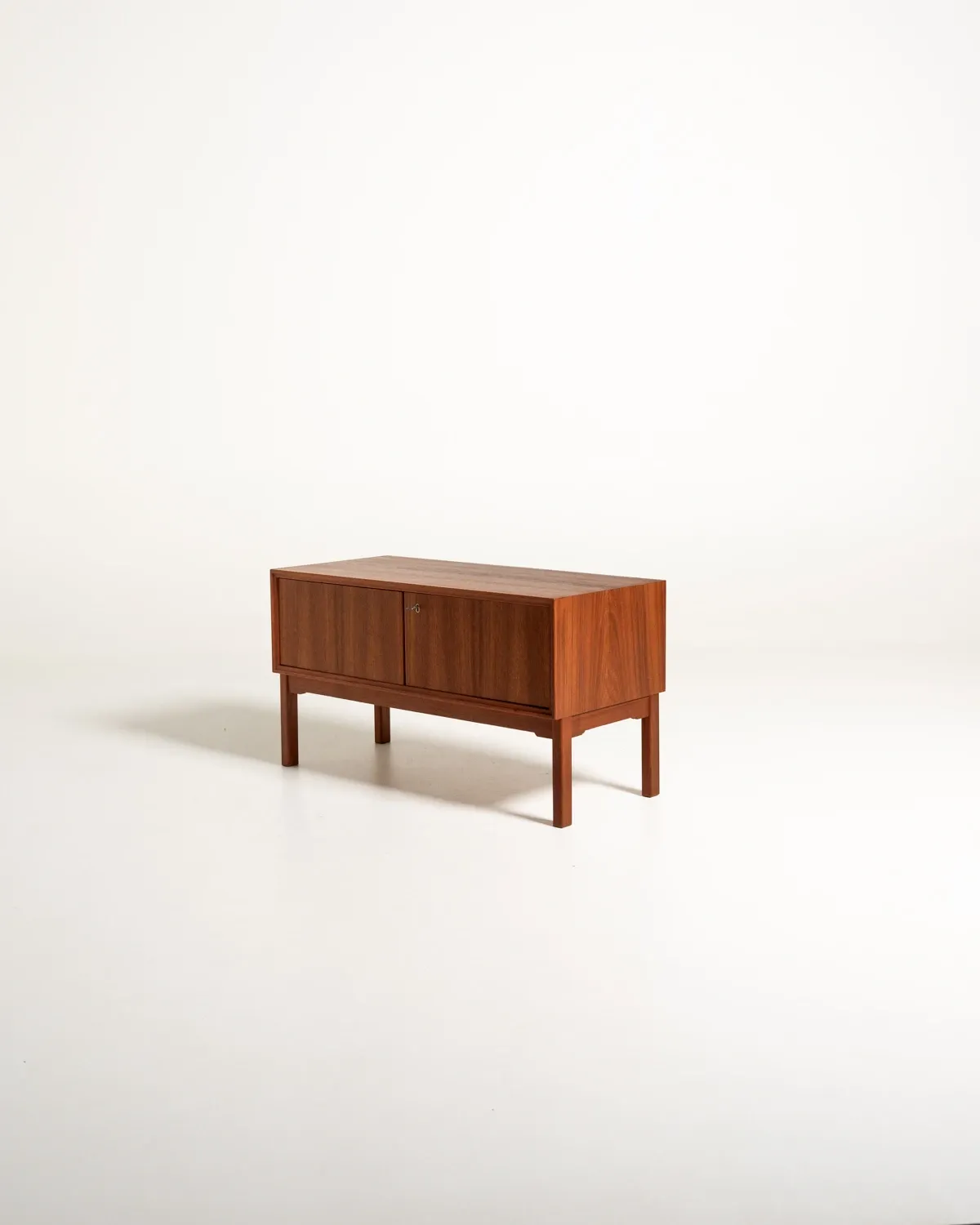 Buffet bas scandinave en teck, années 1960