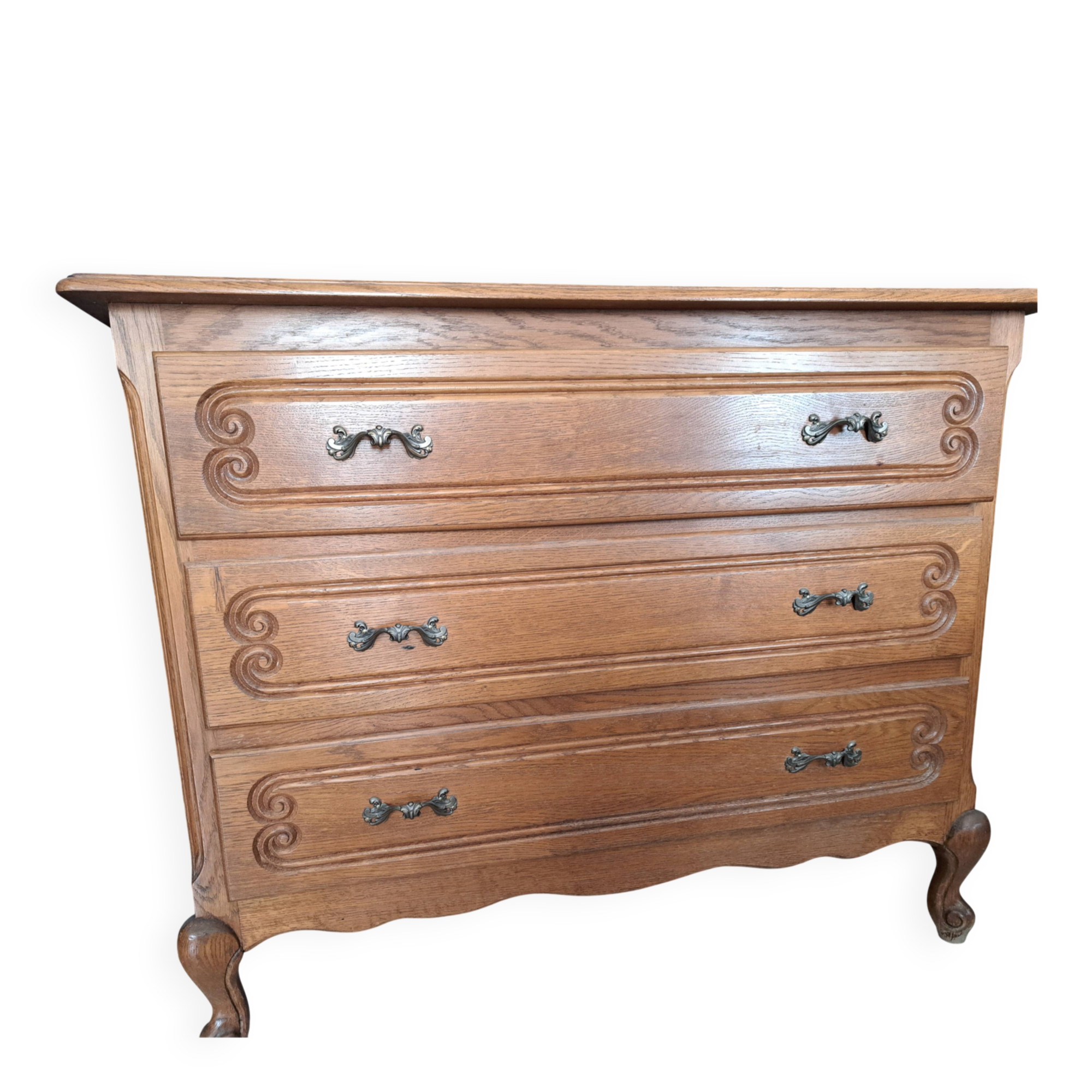 Oak chest of drawers in Louis XV style