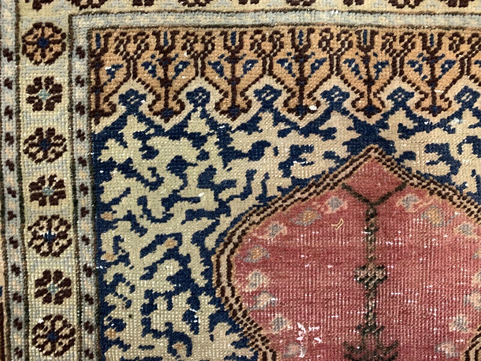 Distressed Turkish Rug 125x85 cm Vintage Shabby, Wool Tribal Pink, Beige Small