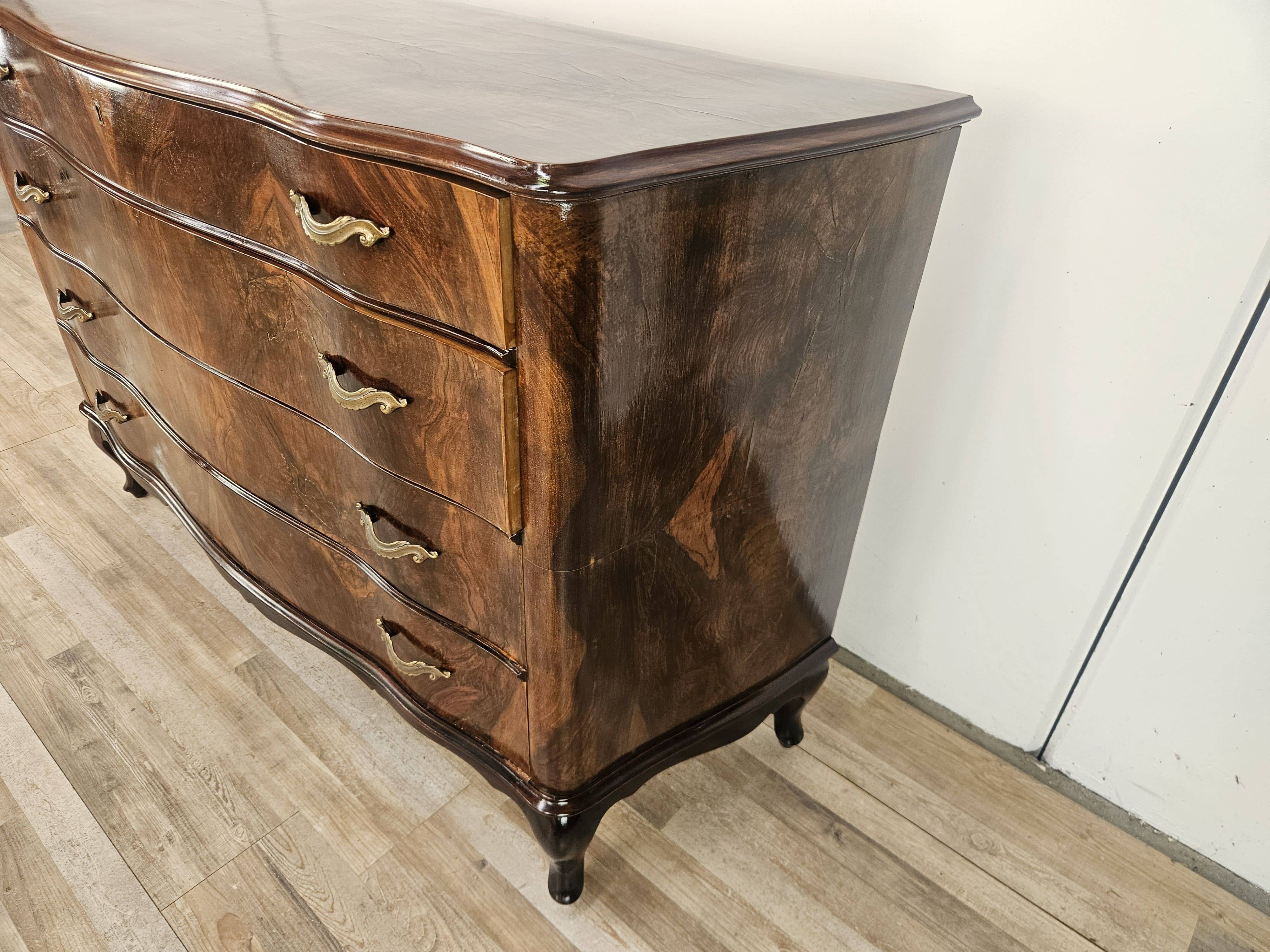 Chippendale chest of drawers in walnut burl, 1940s