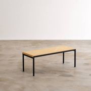 Table basse par Wittmann avec plateau en pierre calcaire.