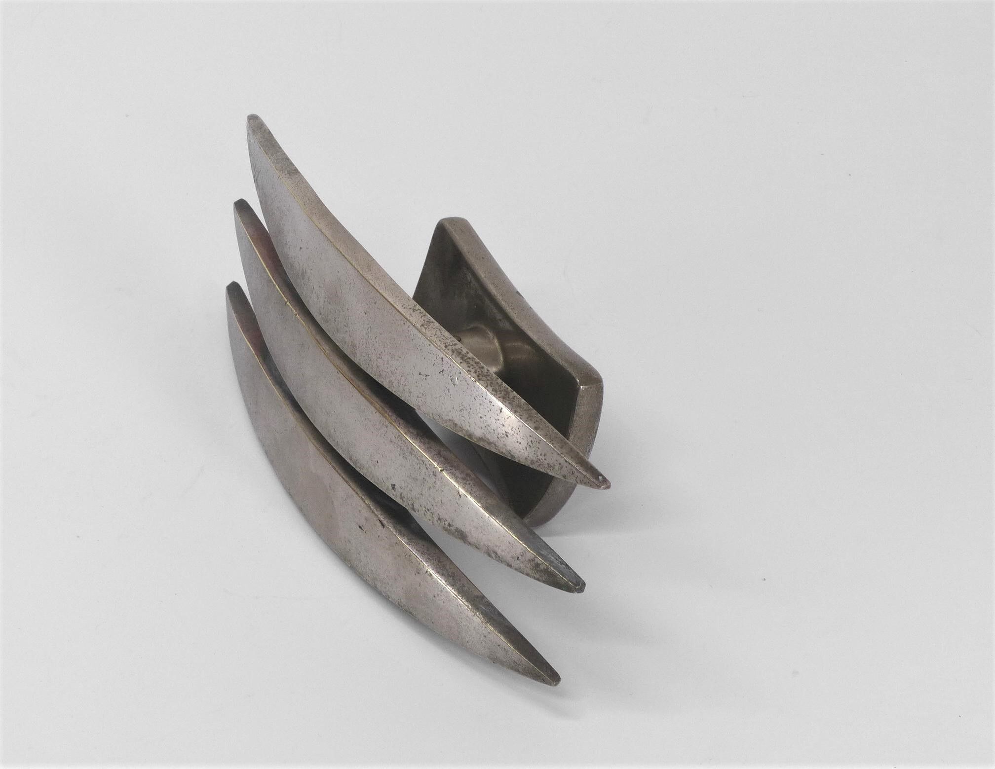 Brutalist door handle in silver bronze