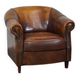 Sheepskin leather club armchair with beautiful colors and comfortable seating