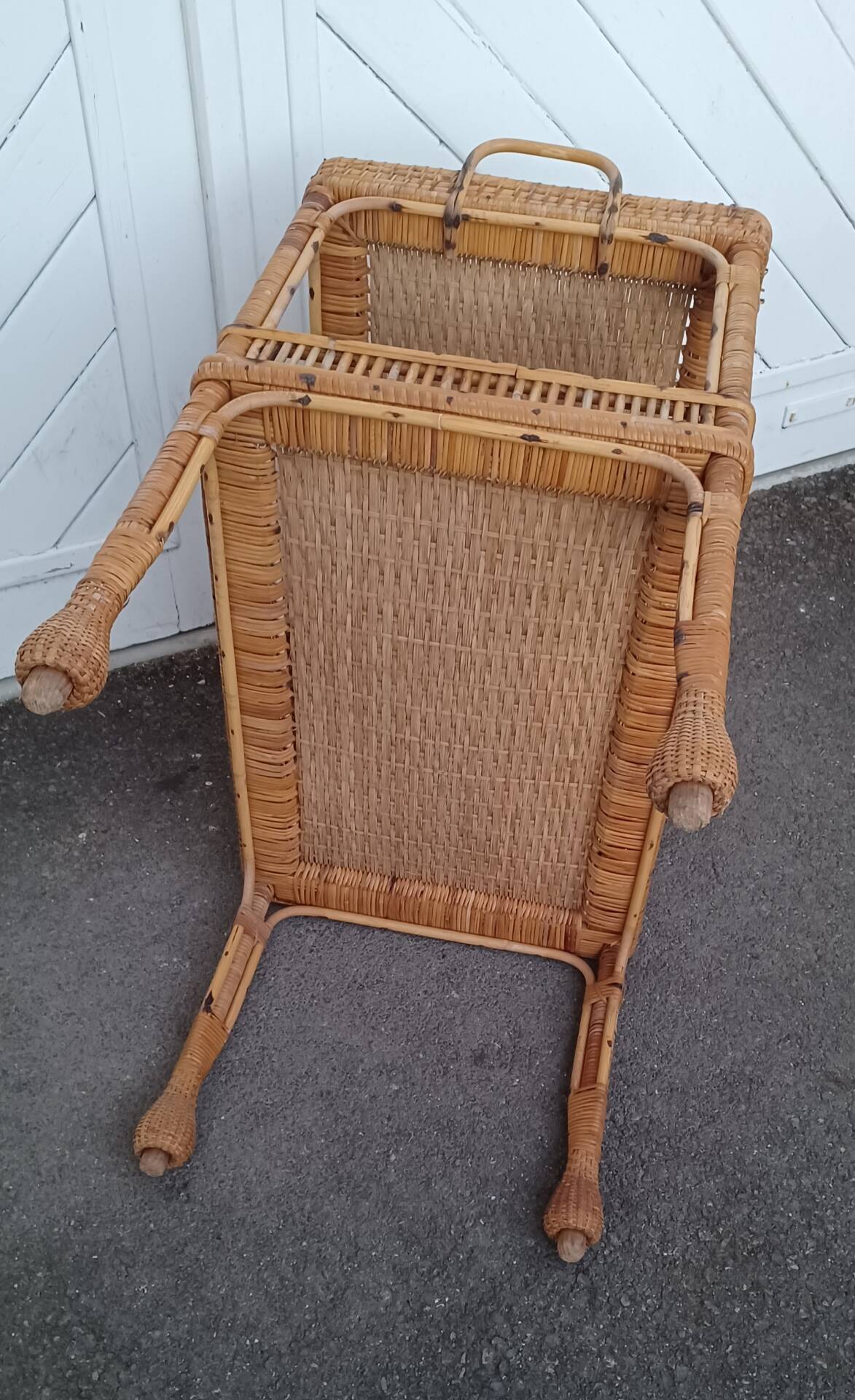 Ancienne desserte en rotin tressé