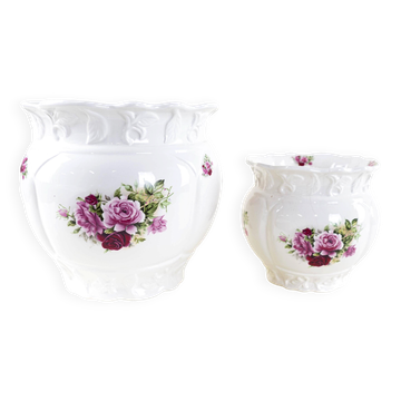 Paire de vases en céramique décoratifs avec des roses peintes à la main, style Art Déco, européen.