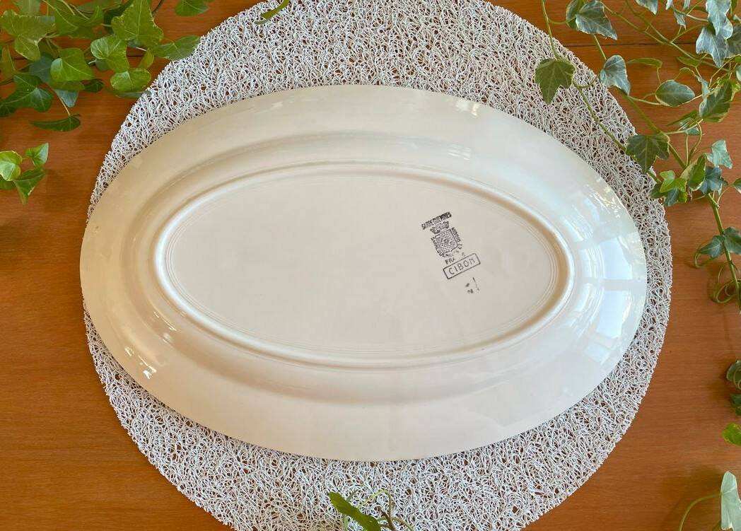 Antique serving dish in Sarreguemines earthenware.