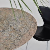 Round dining table in granite from Italy, 1970
