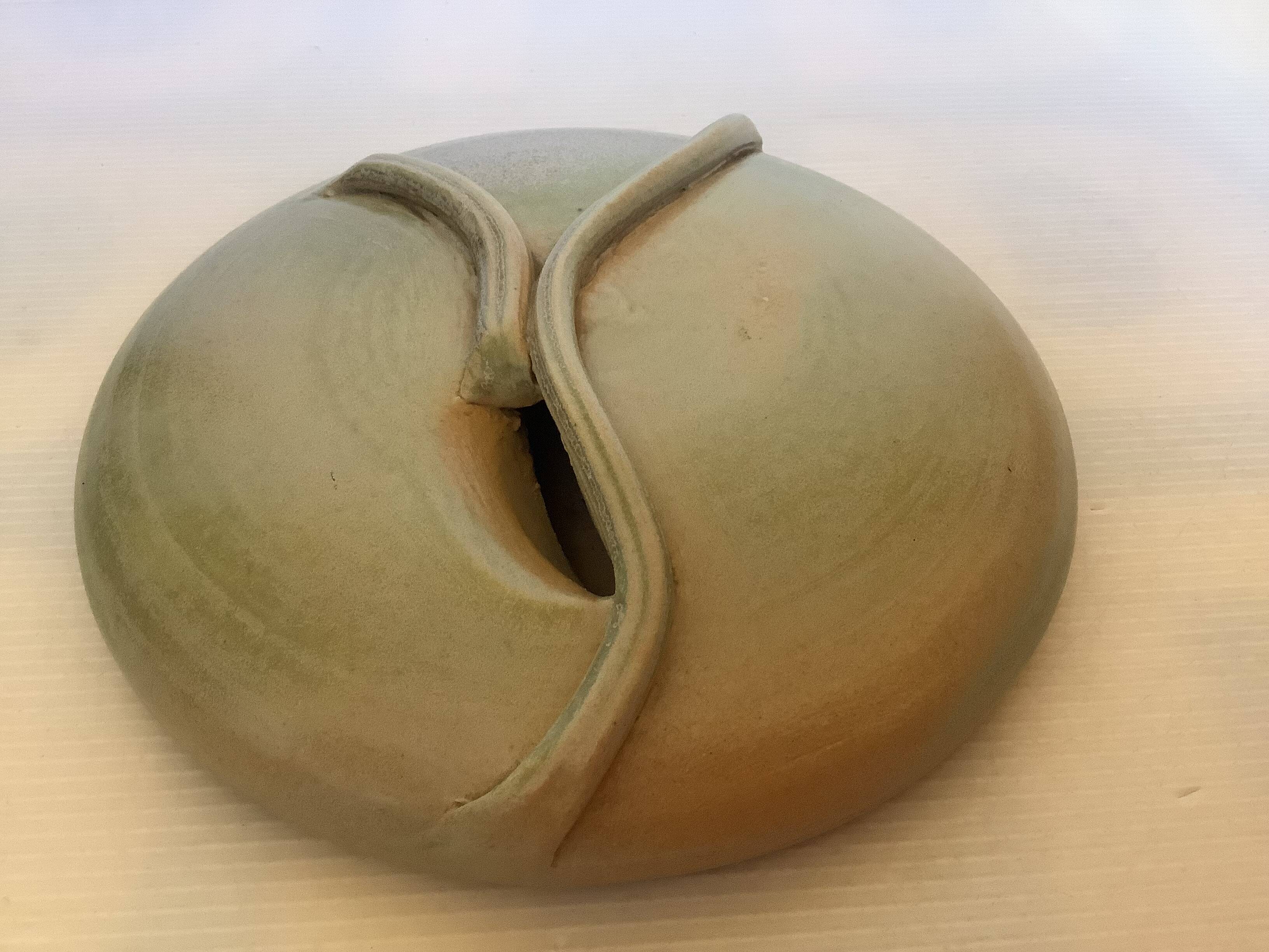 Round ceramic vase bouquet holder