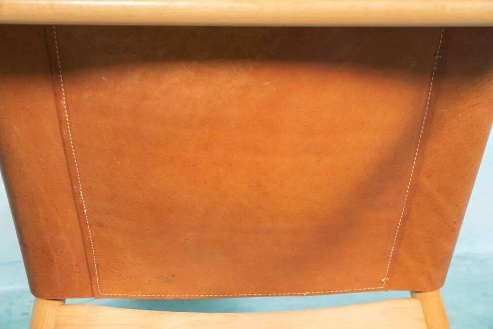 Danish safari chair in beech wood and leather from the 1970s.