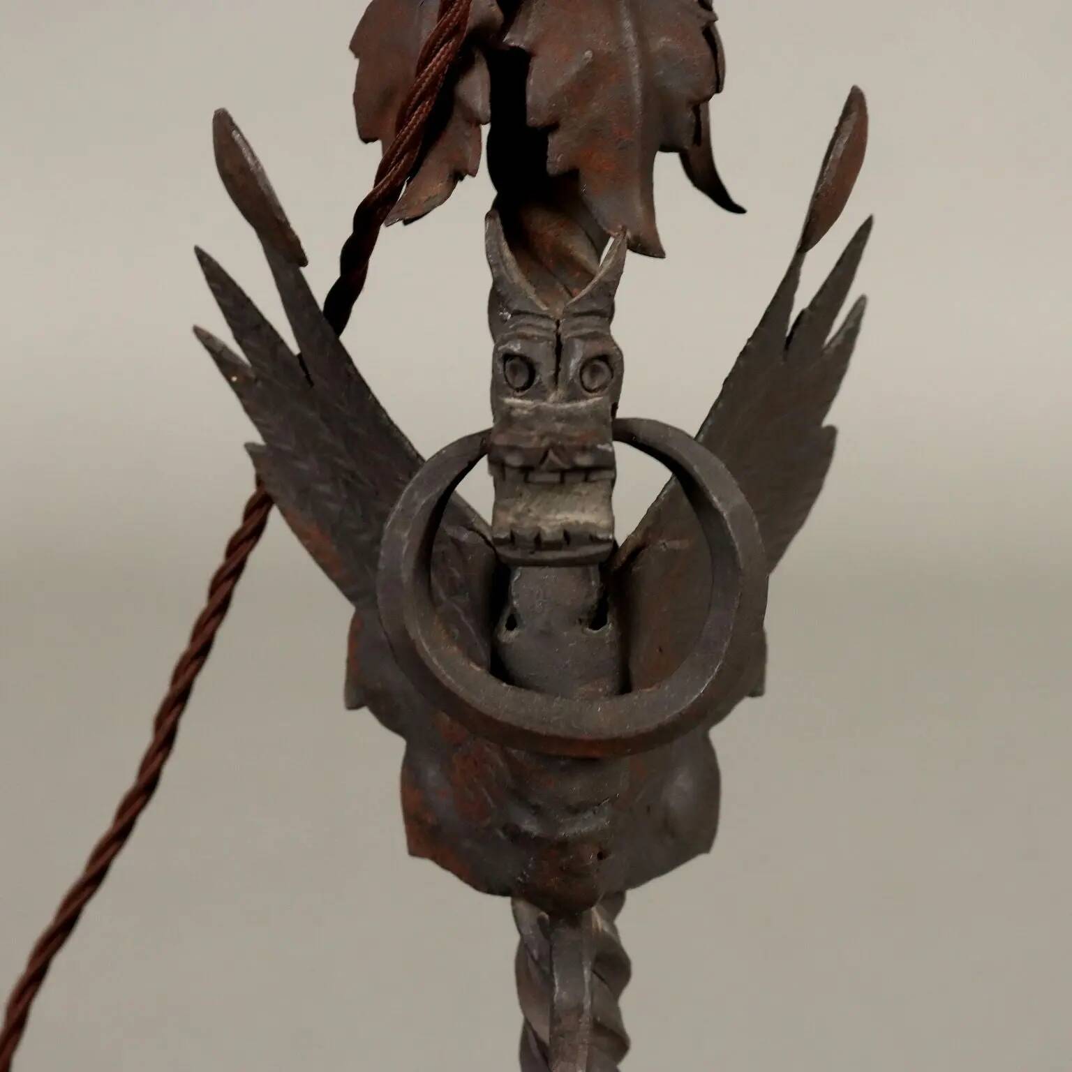 Antique neo-Renaissance table lamp in iron, 20th century