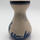 Vase en céramique bleue