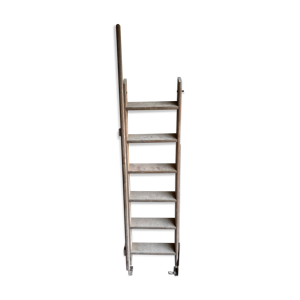 Echelle en bois pour grenier