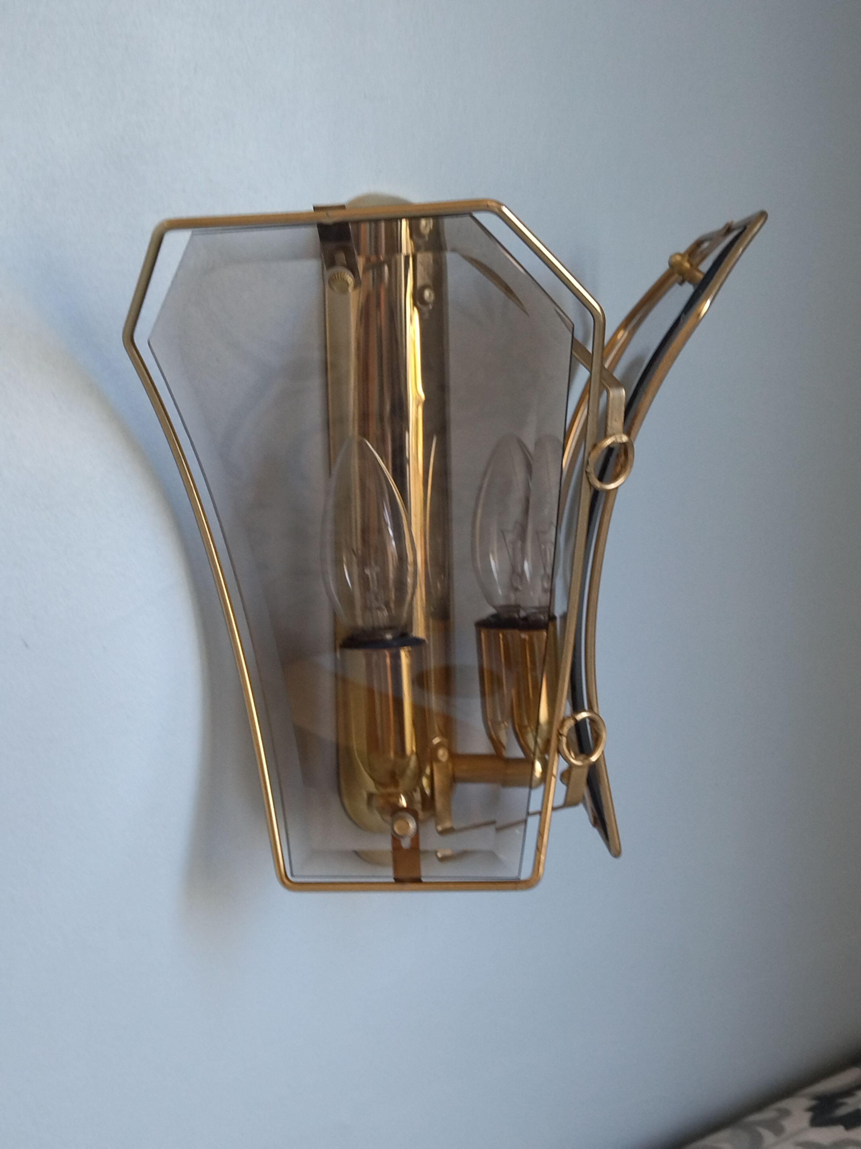 Wall lamp two fires in brass and curved glass from the 80s