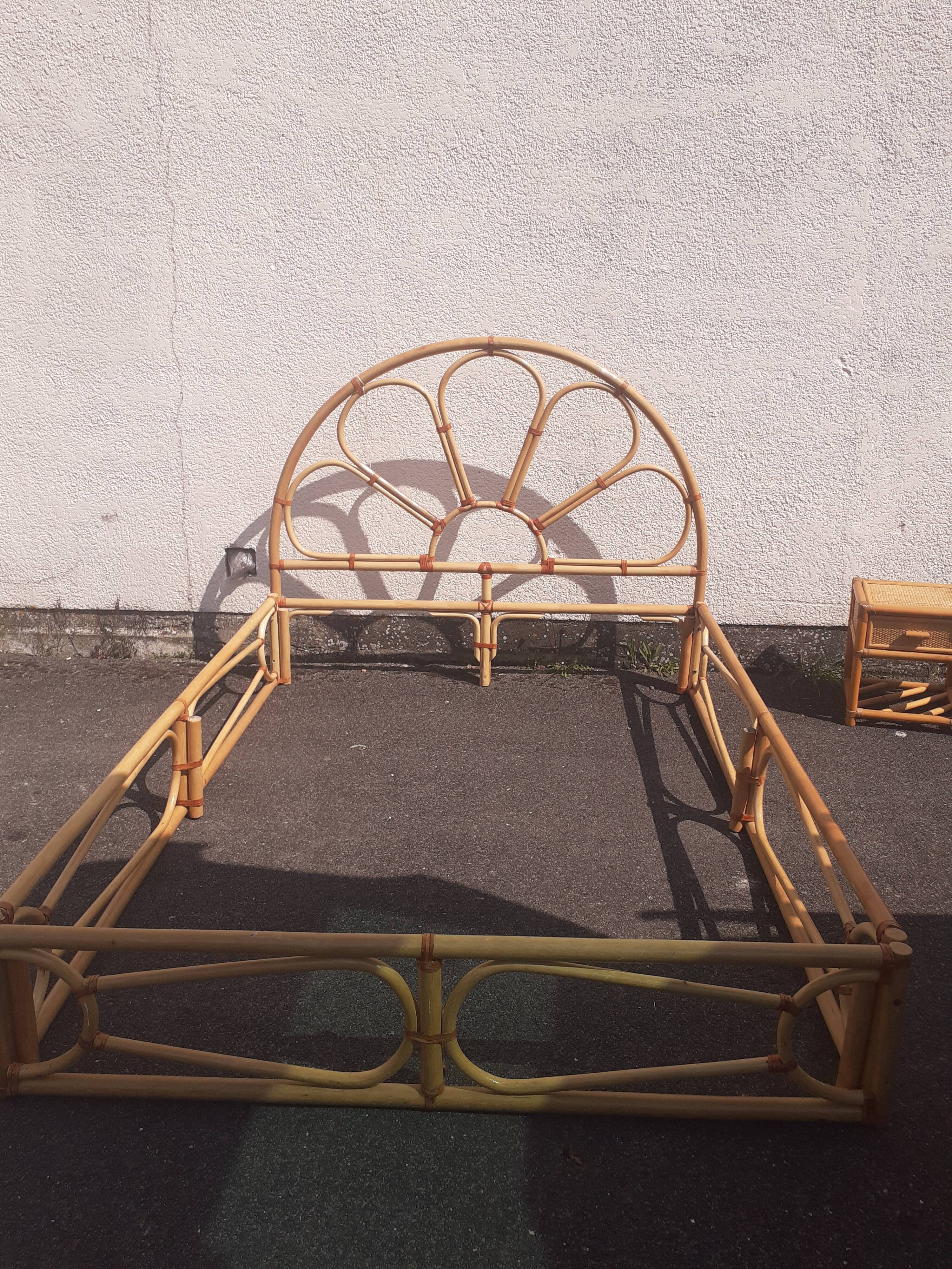 Rattan bed and bamboo leather ligatures