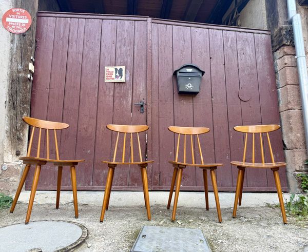 Lot de 4 chaises vintage HILLER – Modèle rare à dossier boomerang -