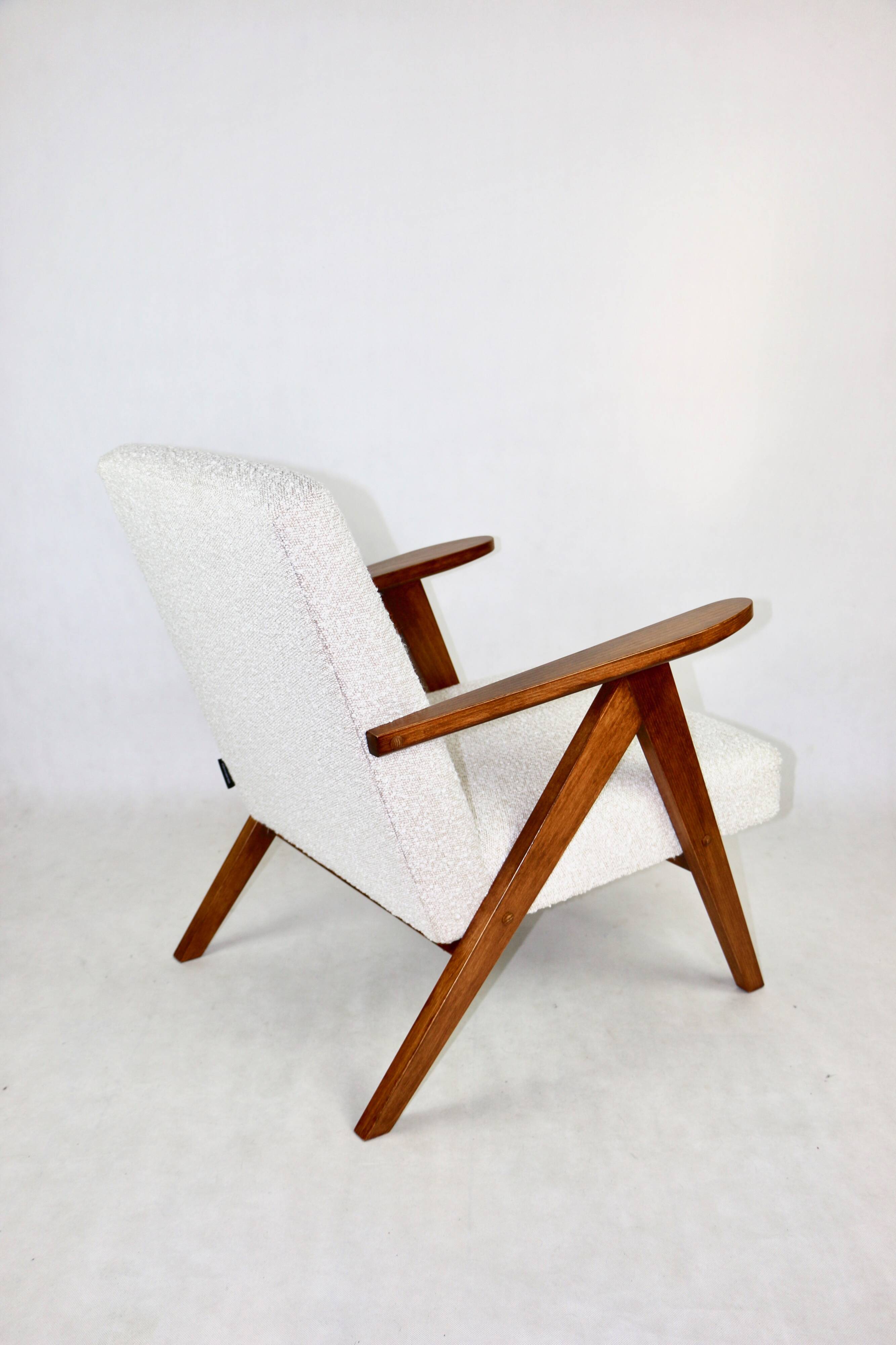 Vintage B-310 VAR white structured bouclé armchair 1970s - 2 pieces available