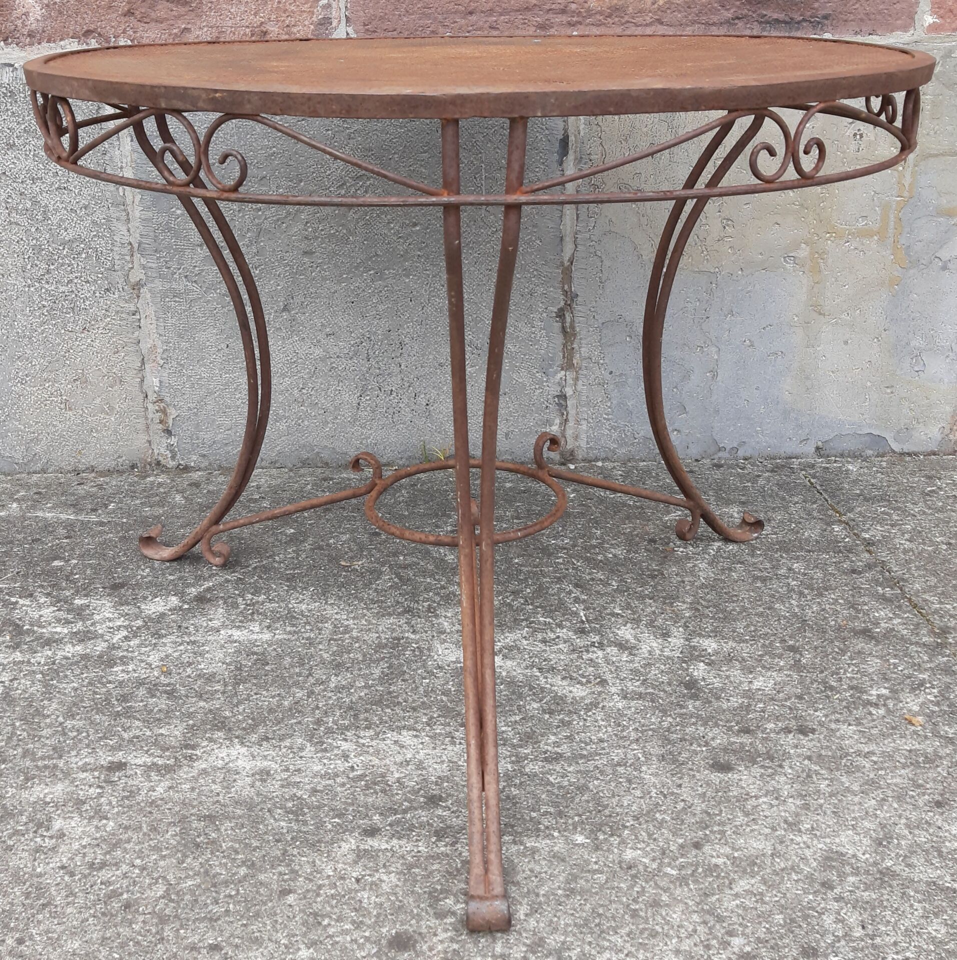 Table de jardin en fer forgé