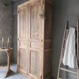 Armoire parisienne