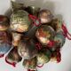 Ensemble de 15 décorations de Noël en papier mâché vintage