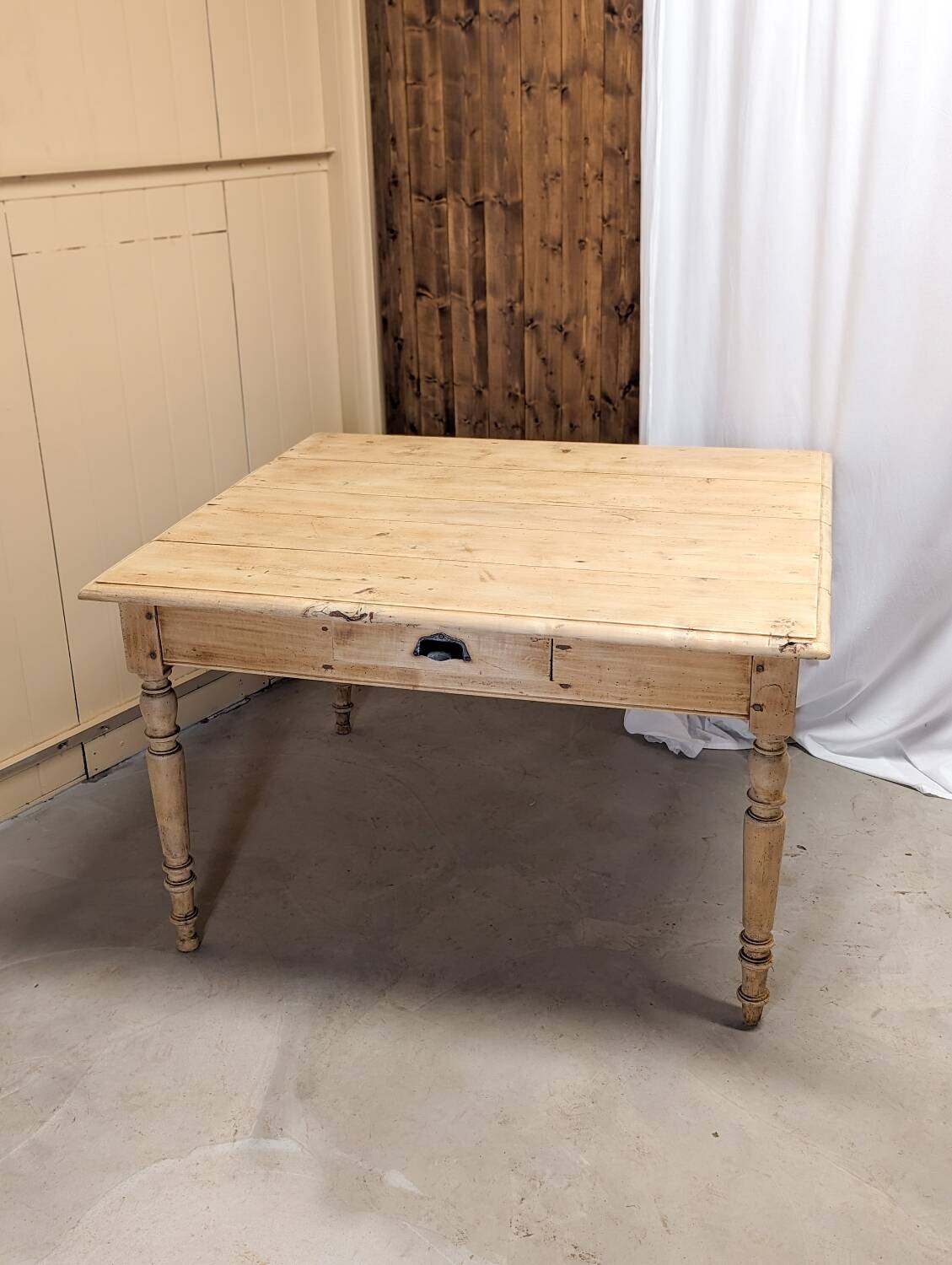 Table à manger 4/6 personnes