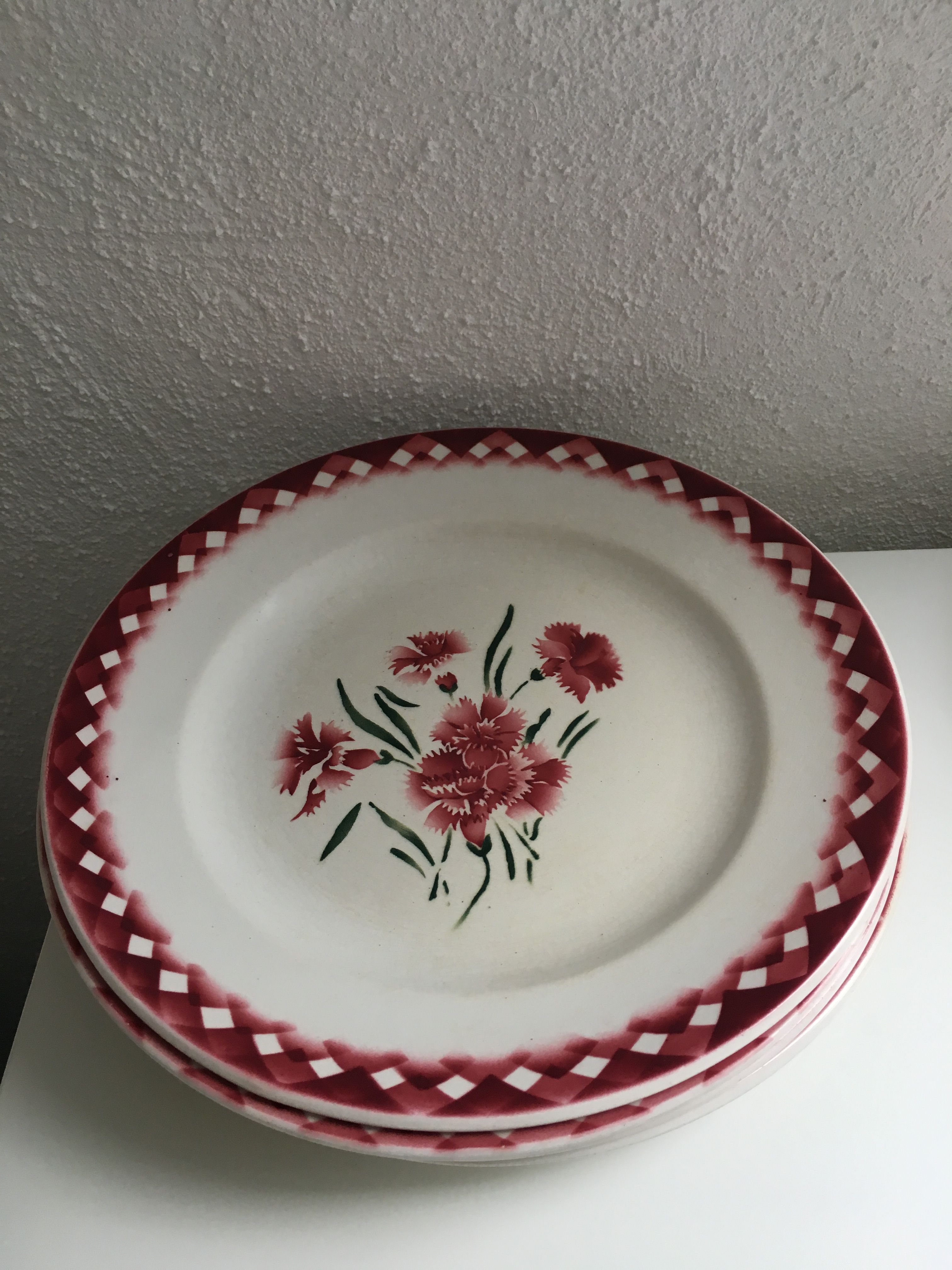 Set of 11 plates signed Mignardises Sarreguemines hand painted decor