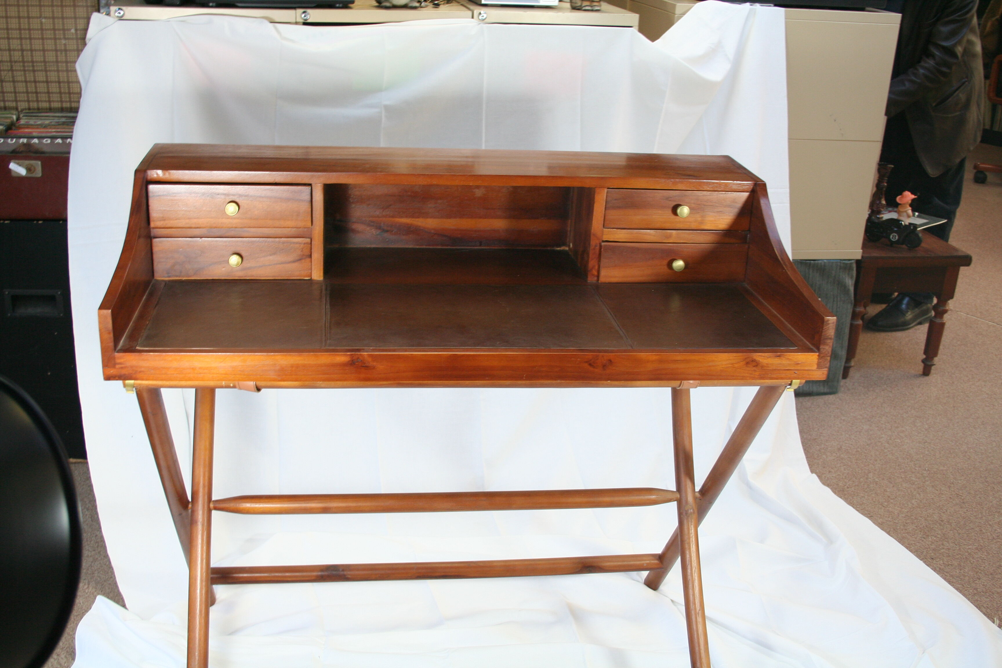 Dresser folding hardwood