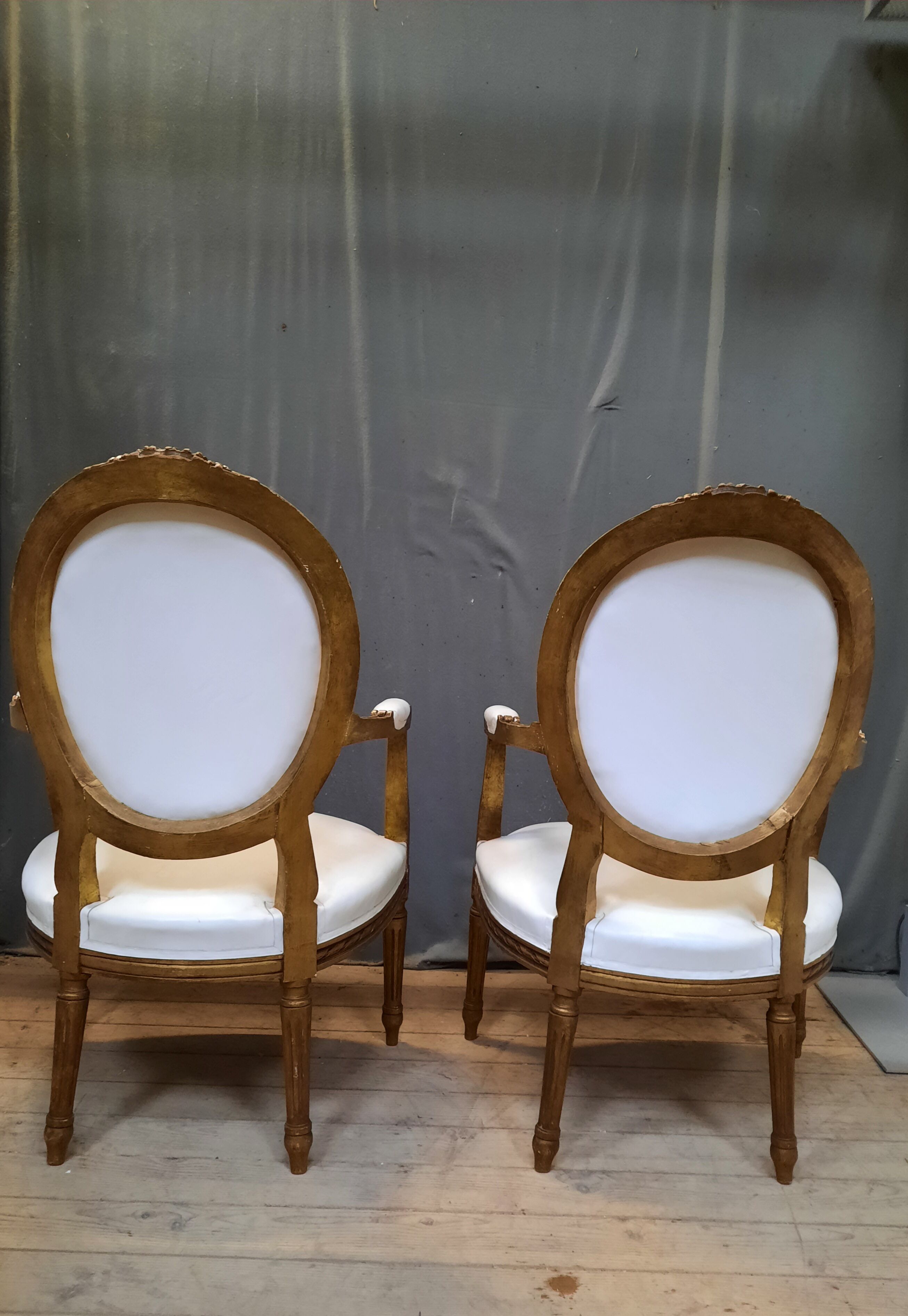 Louis XVI living room in gilded wood