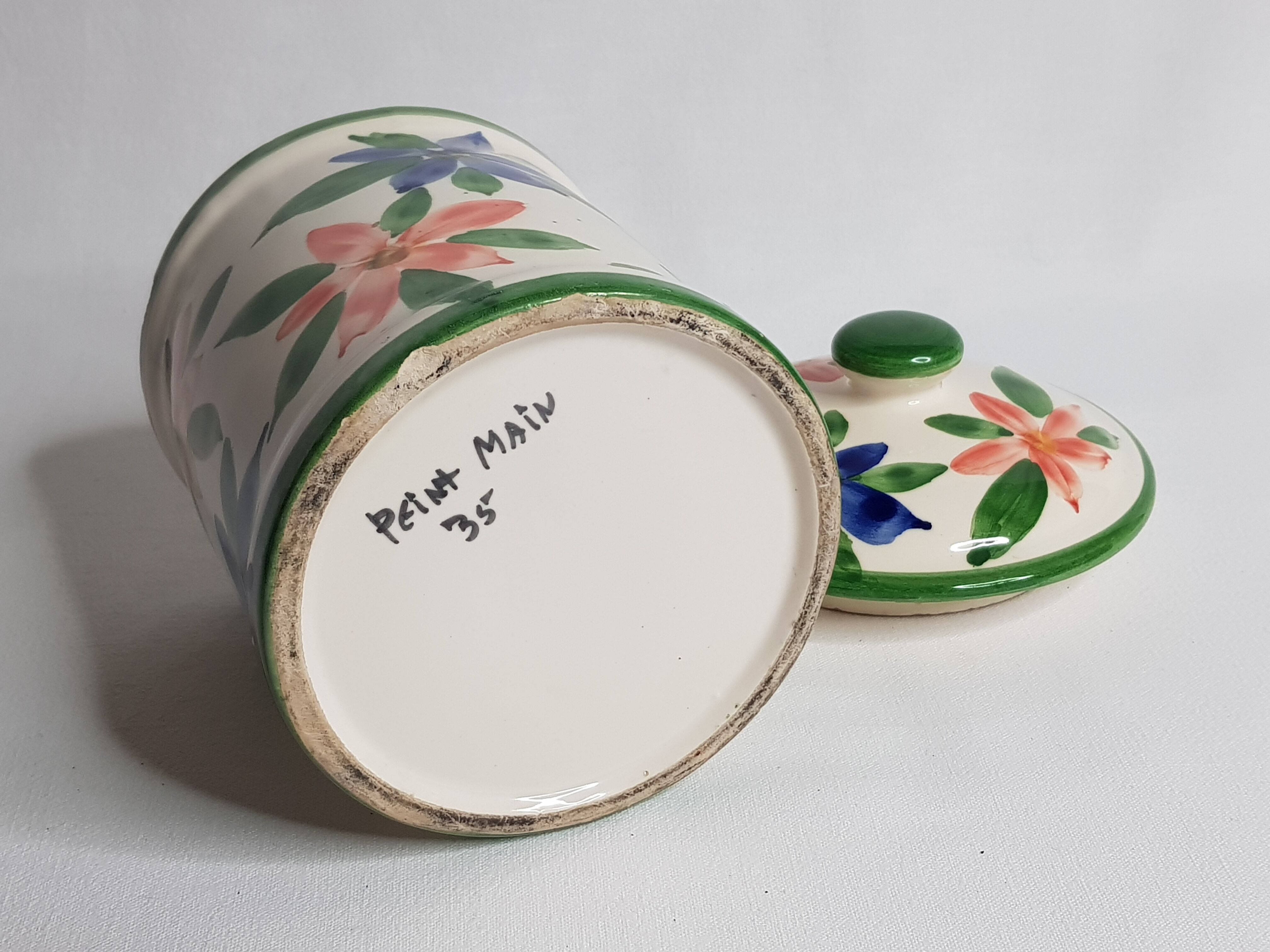 Boîte à biscuits ancienne en céramique émaillée peinte à la main