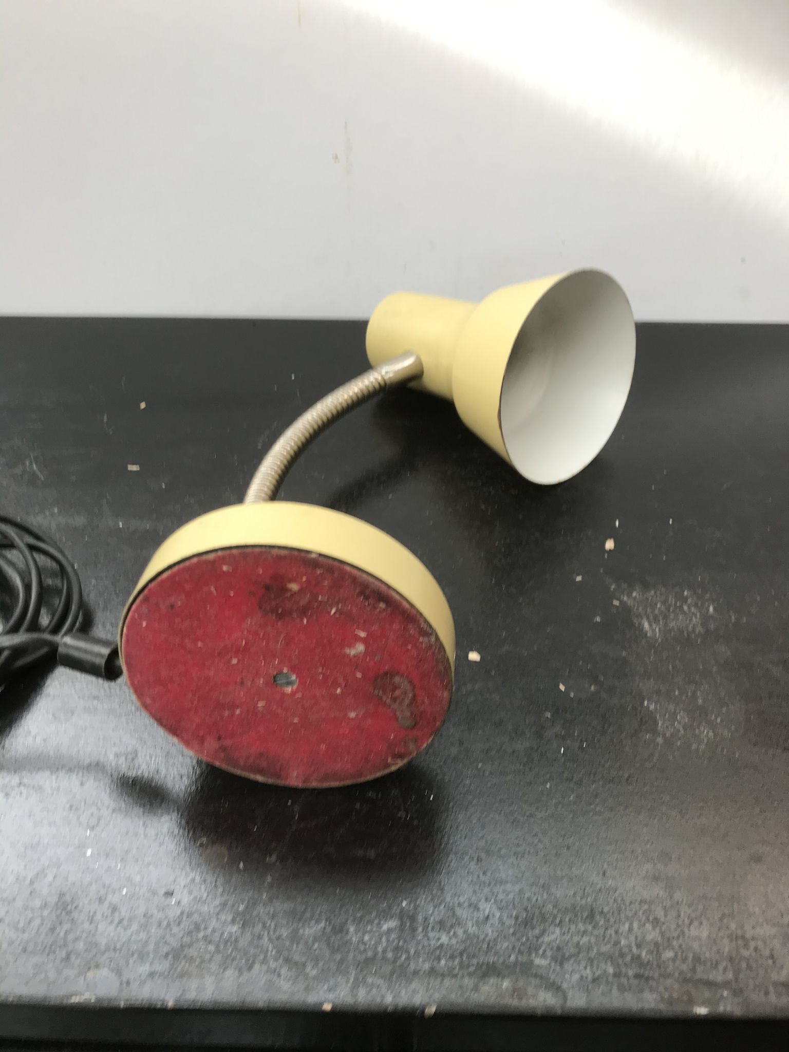 Beige metal desk lamp