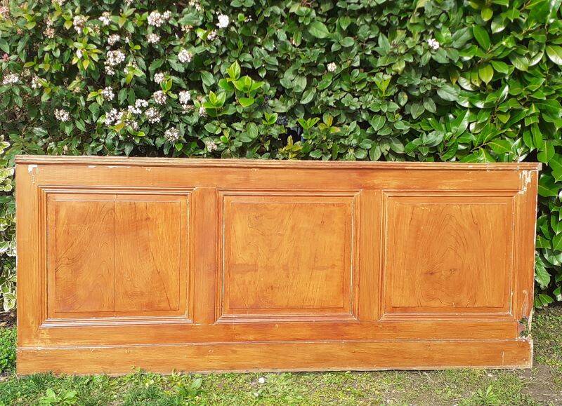 Low wall panelling 8.65m panelled with mouldings wainscoting skirting.