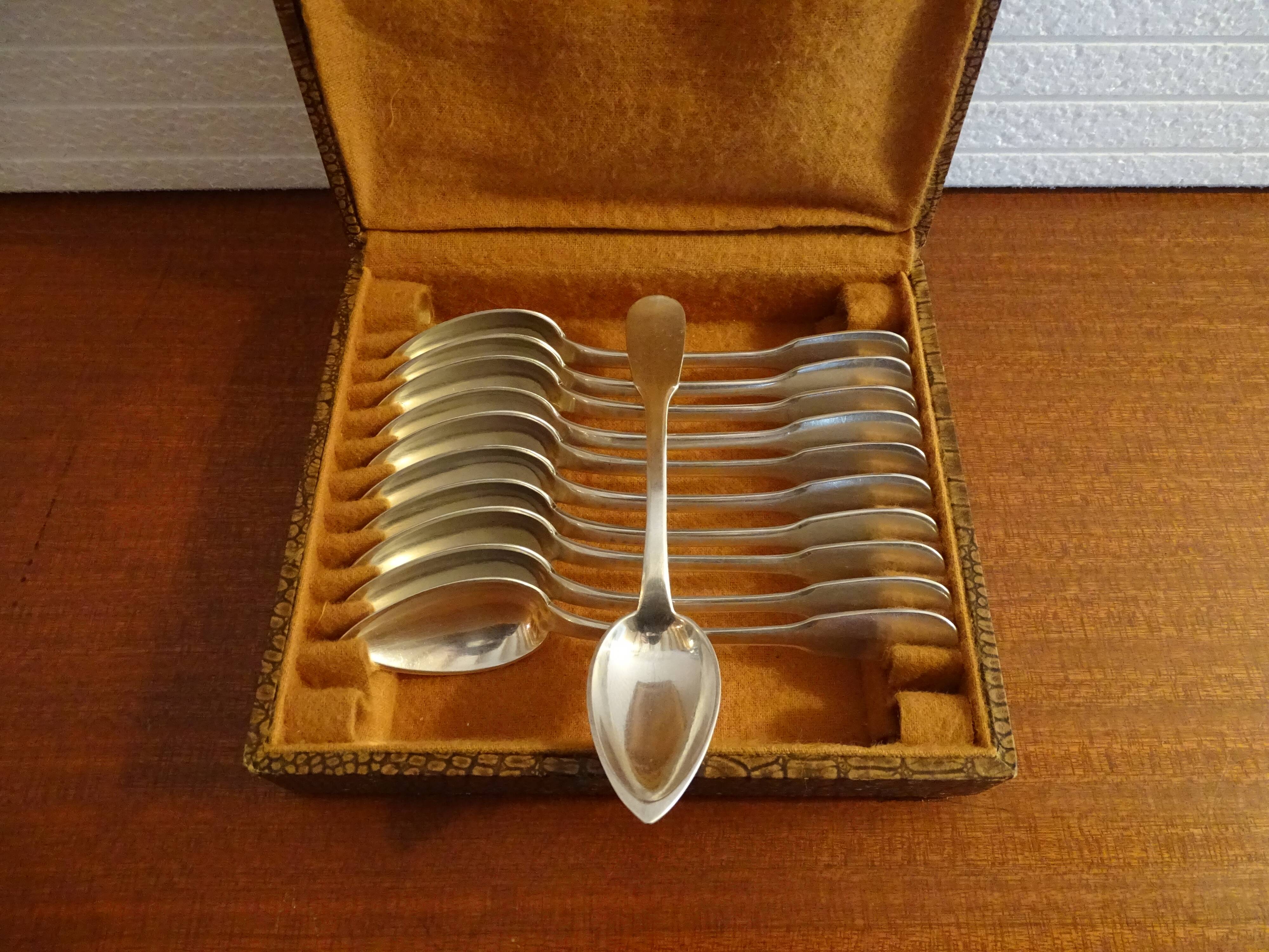 11 hallmarked Art Deco silver metal dessert/coffee spoons - 14.5 cm