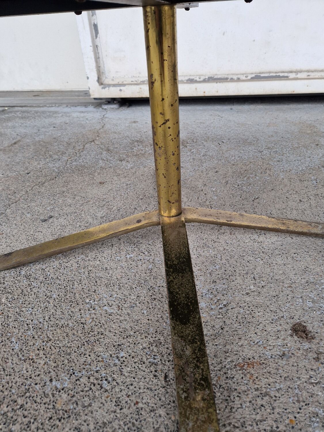 Giraudon coffee table in epoxy resin